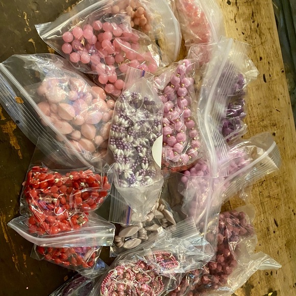 JUST WOW! Mother load of antique,Vintage,Costume +Retro Jewelry! - Picture 5 of 17